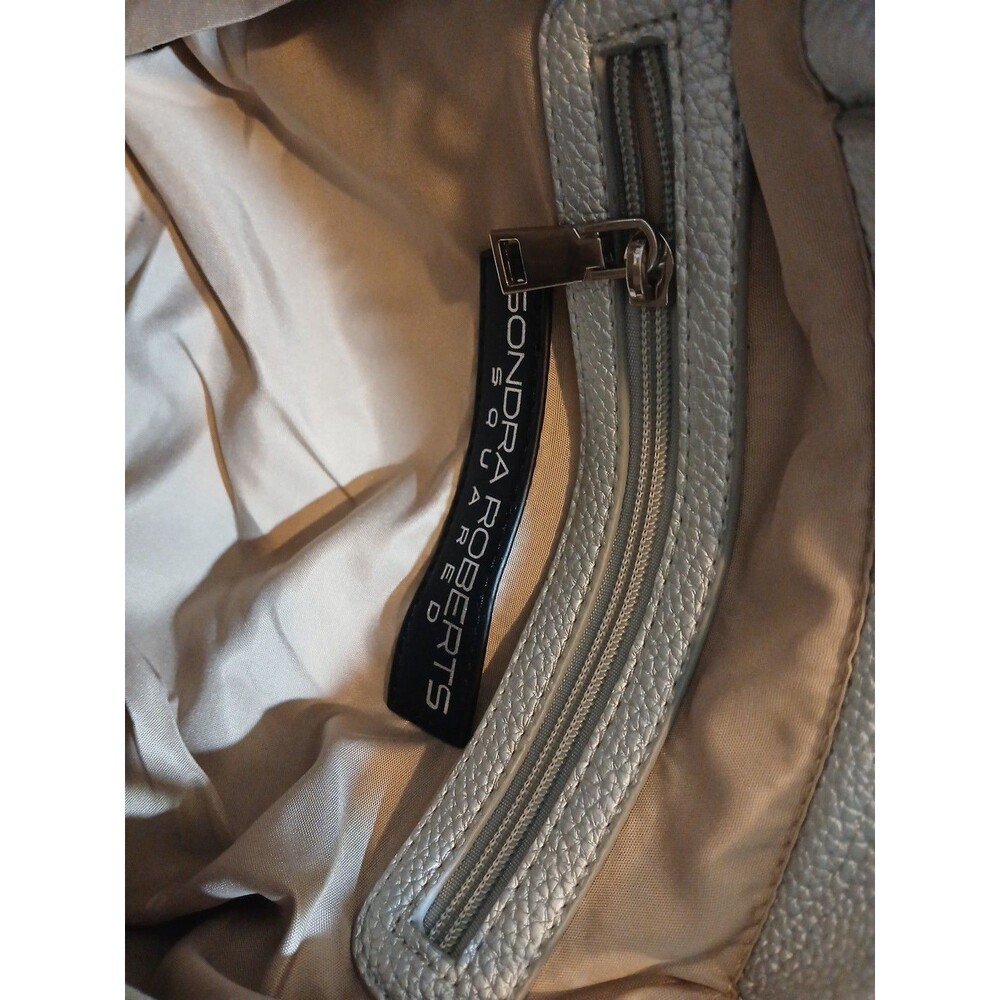 SANDRA ROBERTS SQUARED - METALLIC SILVER WOVEN DESIGN HANDBAG 11Wx11Hx5.5D - Picture 4 of 7